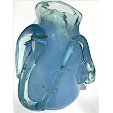 Стеклянная ваза неправильной формы голубая